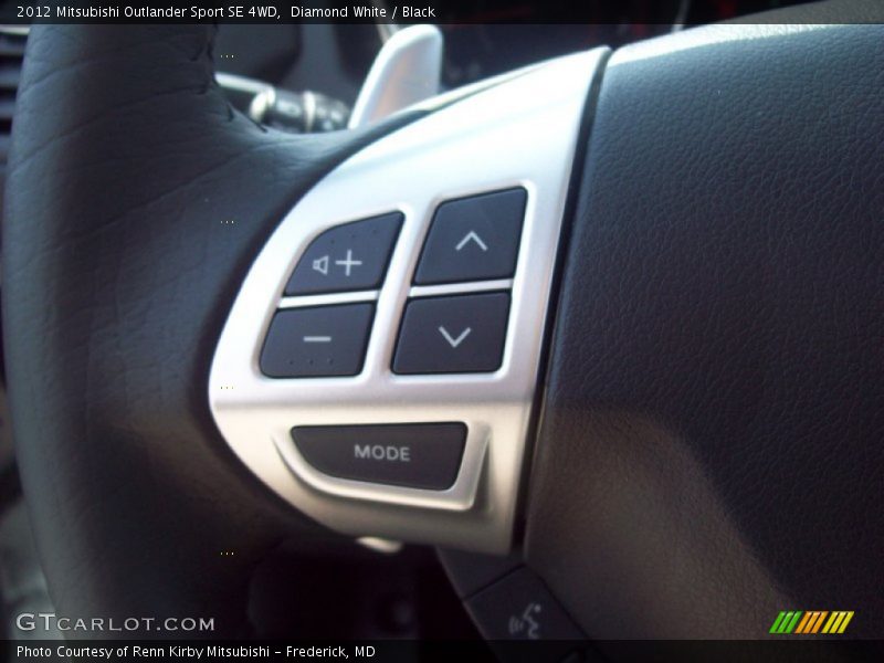 Diamond White / Black 2012 Mitsubishi Outlander Sport SE 4WD