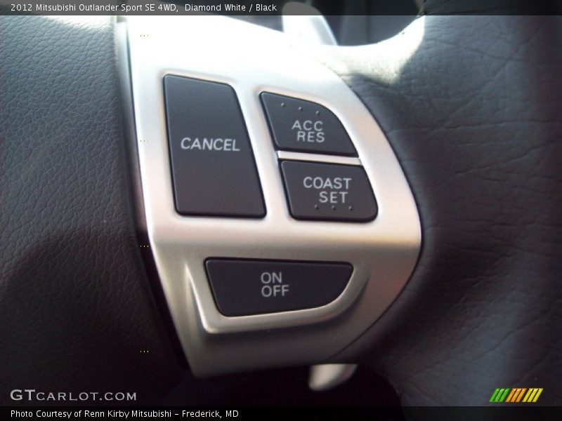 Diamond White / Black 2012 Mitsubishi Outlander Sport SE 4WD