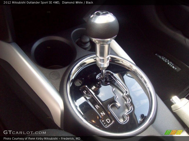 Diamond White / Black 2012 Mitsubishi Outlander Sport SE 4WD