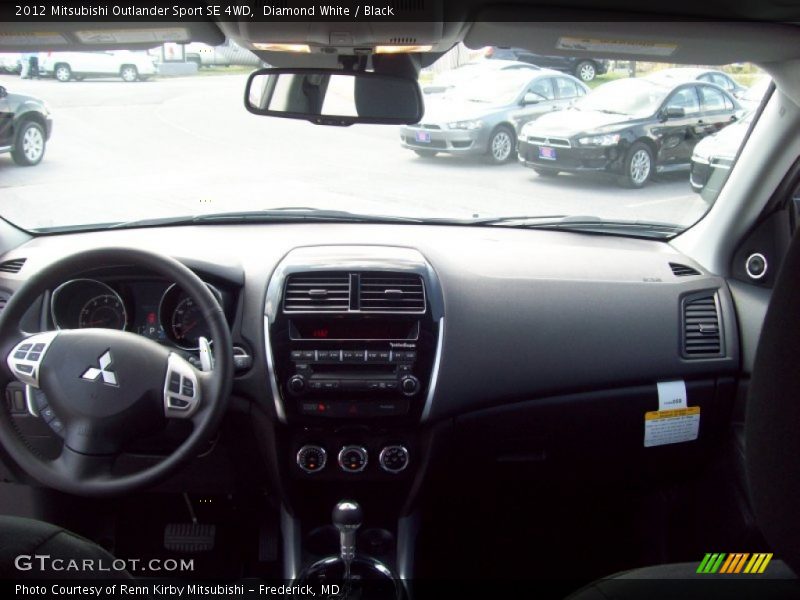 Diamond White / Black 2012 Mitsubishi Outlander Sport SE 4WD