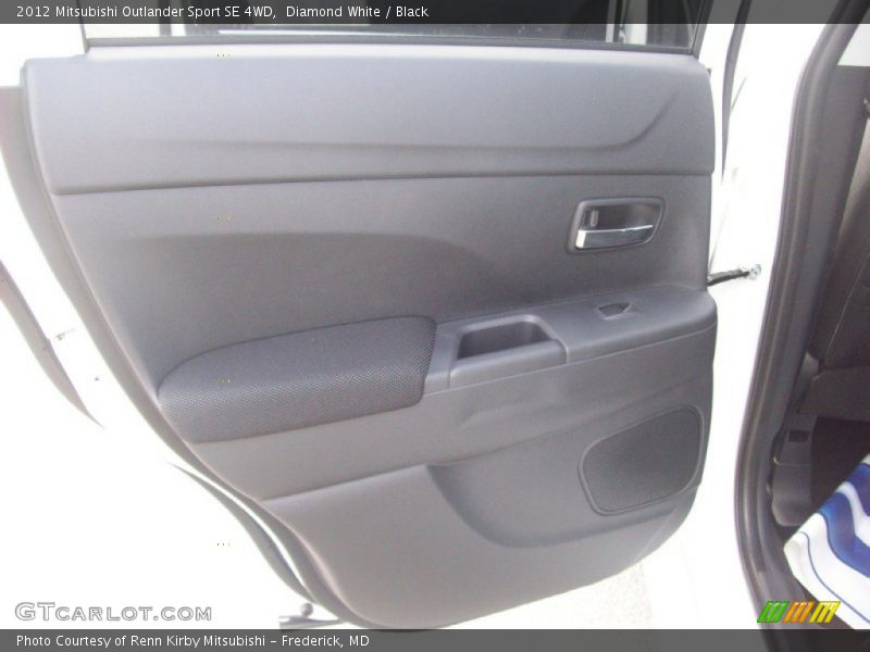 Diamond White / Black 2012 Mitsubishi Outlander Sport SE 4WD