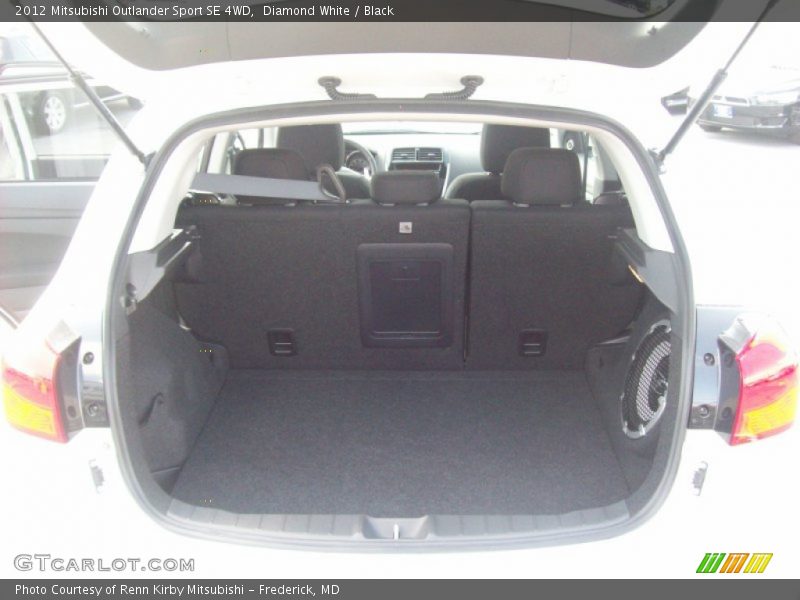 Diamond White / Black 2012 Mitsubishi Outlander Sport SE 4WD