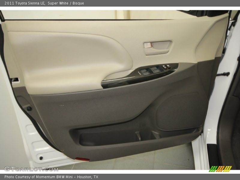 Super White / Bisque 2011 Toyota Sienna LE