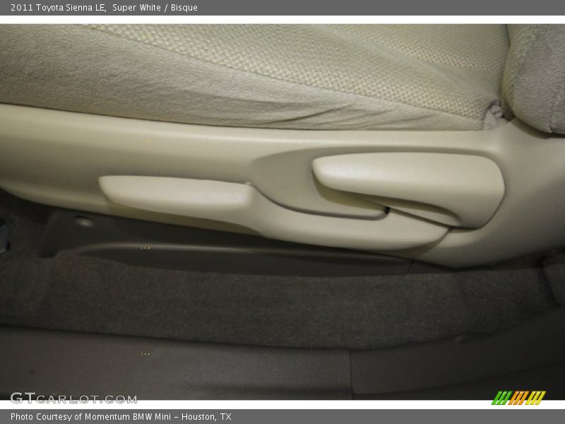 Super White / Bisque 2011 Toyota Sienna LE
