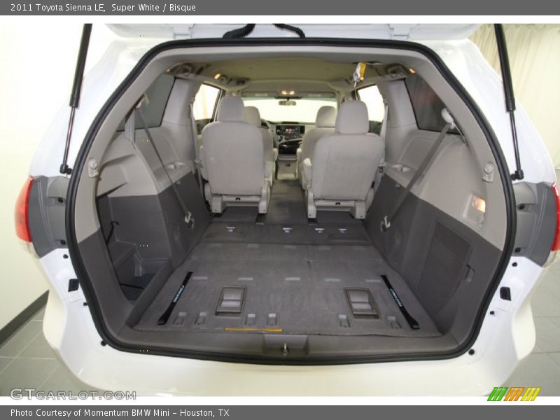 Super White / Bisque 2011 Toyota Sienna LE