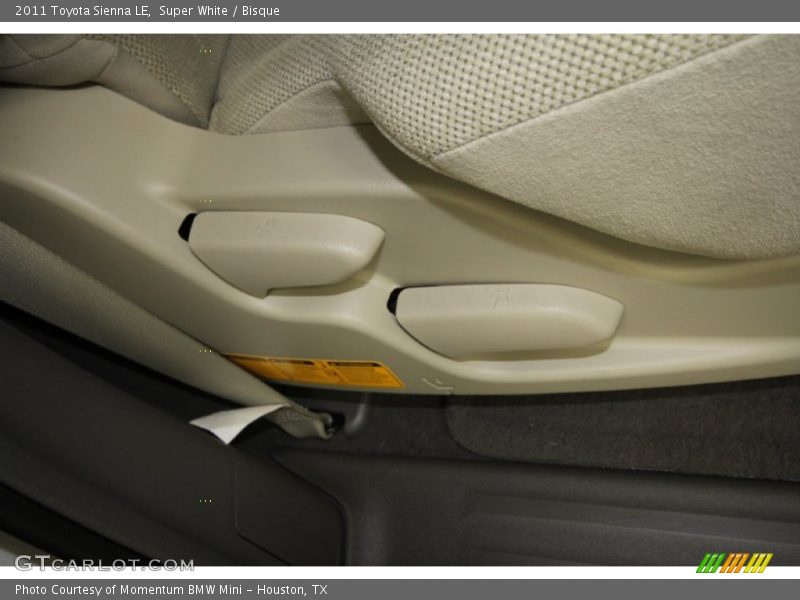 Super White / Bisque 2011 Toyota Sienna LE
