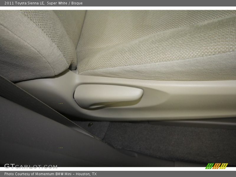 Super White / Bisque 2011 Toyota Sienna LE