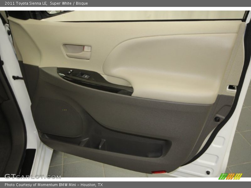 Super White / Bisque 2011 Toyota Sienna LE
