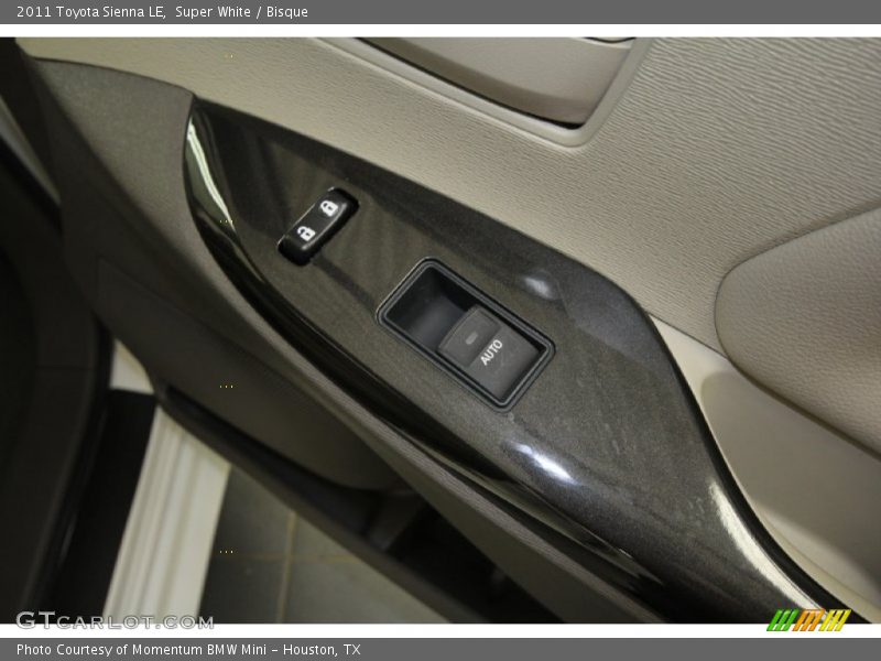Super White / Bisque 2011 Toyota Sienna LE