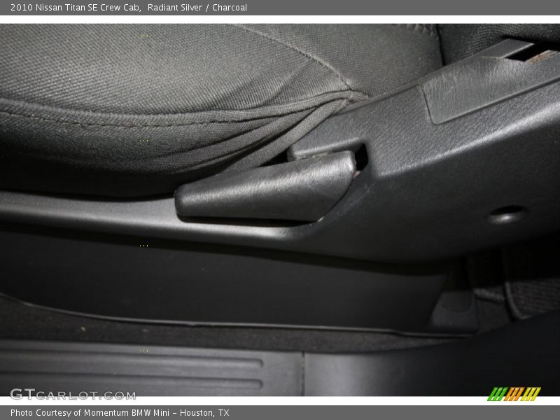Radiant Silver / Charcoal 2010 Nissan Titan SE Crew Cab