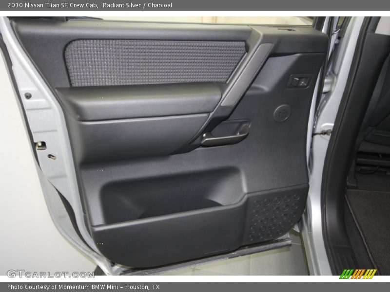 Radiant Silver / Charcoal 2010 Nissan Titan SE Crew Cab
