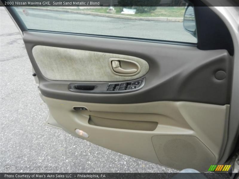 Sunlit Sand Metallic / Blond 2000 Nissan Maxima GXE
