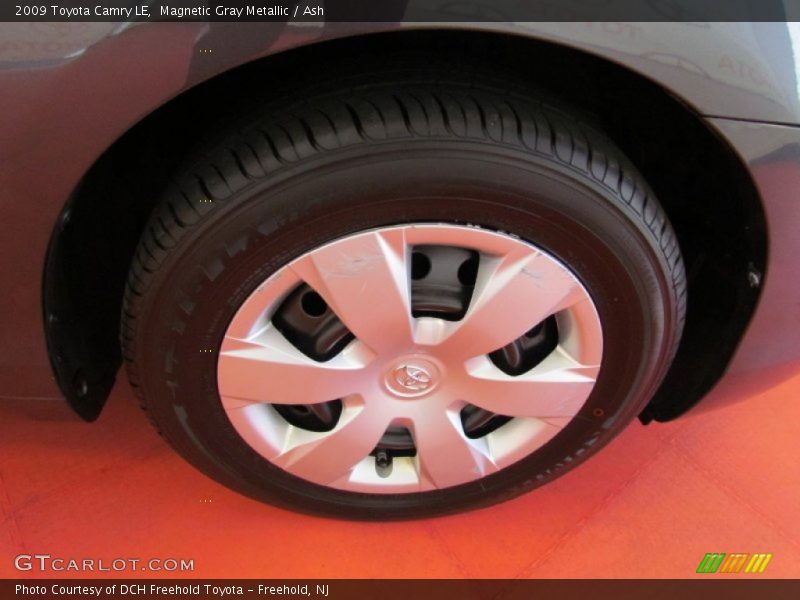 Magnetic Gray Metallic / Ash 2009 Toyota Camry LE