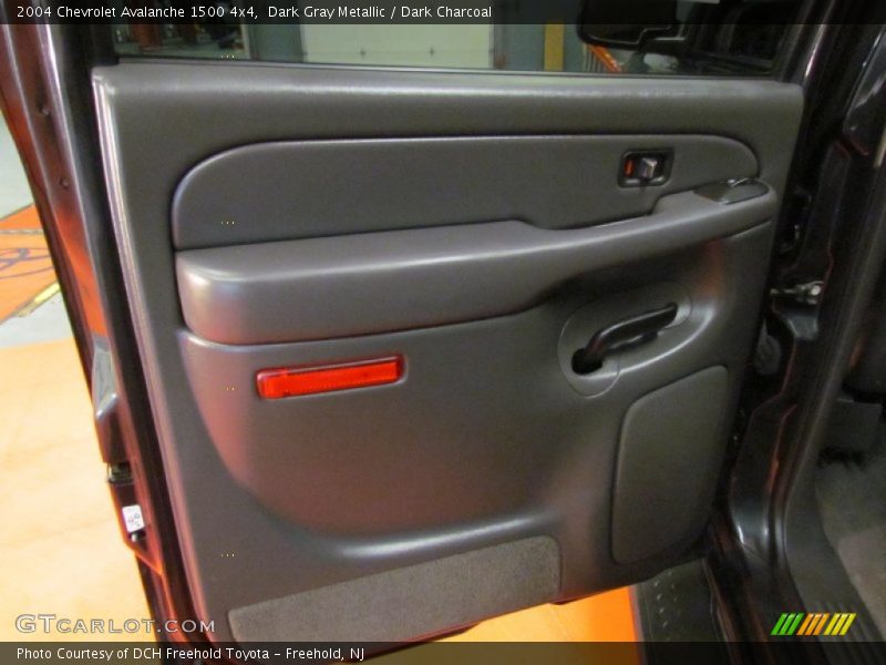 Dark Gray Metallic / Dark Charcoal 2004 Chevrolet Avalanche 1500 4x4