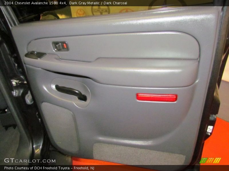 Dark Gray Metallic / Dark Charcoal 2004 Chevrolet Avalanche 1500 4x4