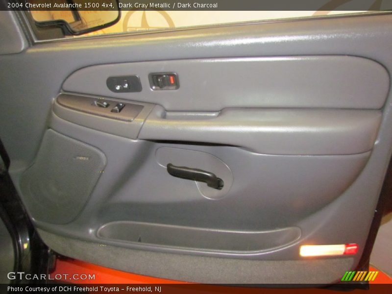 Dark Gray Metallic / Dark Charcoal 2004 Chevrolet Avalanche 1500 4x4