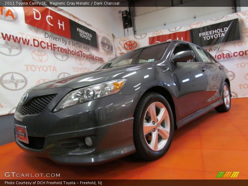 Magnetic Gray Metallic / Dark Charcoal 2011 Toyota Camry SE