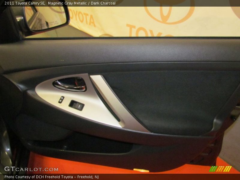 Magnetic Gray Metallic / Dark Charcoal 2011 Toyota Camry SE