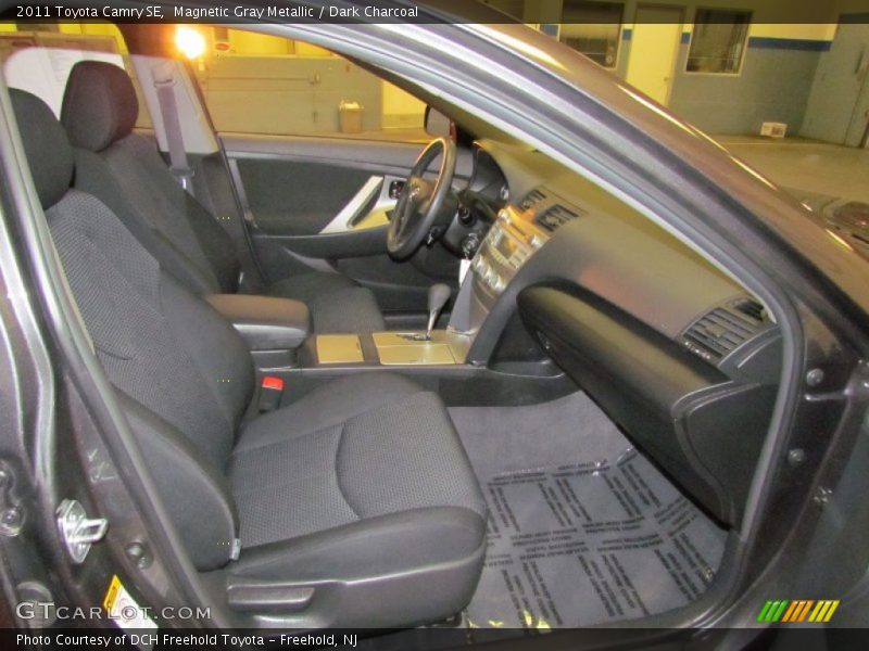 Magnetic Gray Metallic / Dark Charcoal 2011 Toyota Camry SE