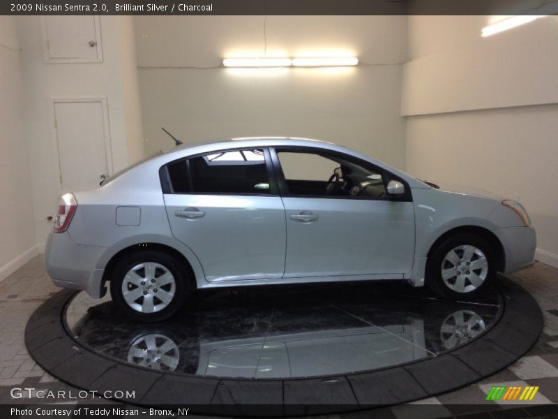 Brilliant Silver / Charcoal 2009 Nissan Sentra 2.0