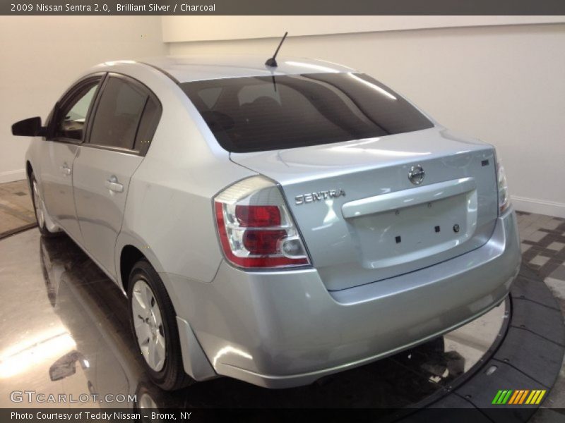 Brilliant Silver / Charcoal 2009 Nissan Sentra 2.0