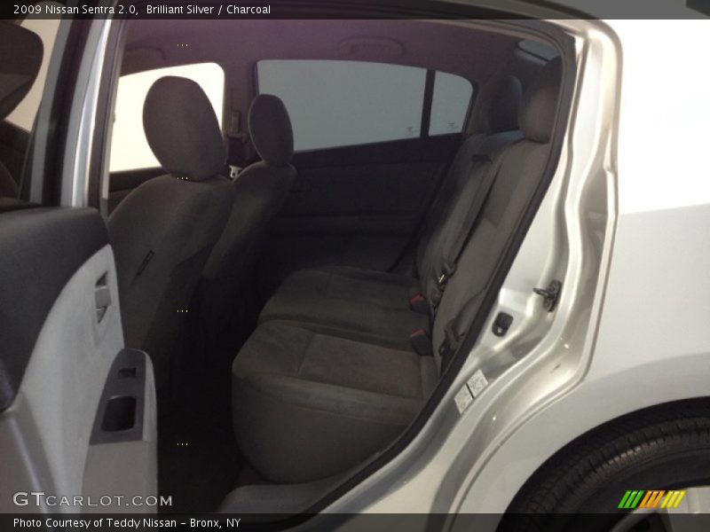 Brilliant Silver / Charcoal 2009 Nissan Sentra 2.0