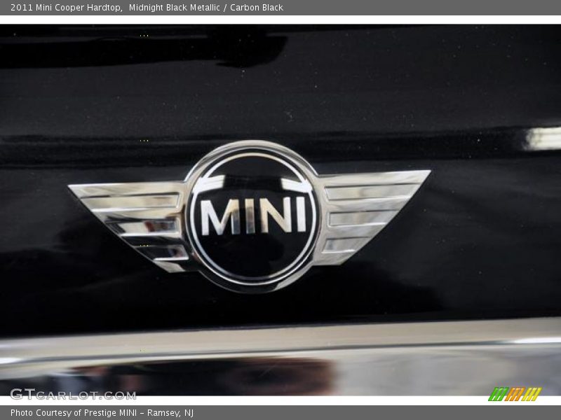 Midnight Black Metallic / Carbon Black 2011 Mini Cooper Hardtop