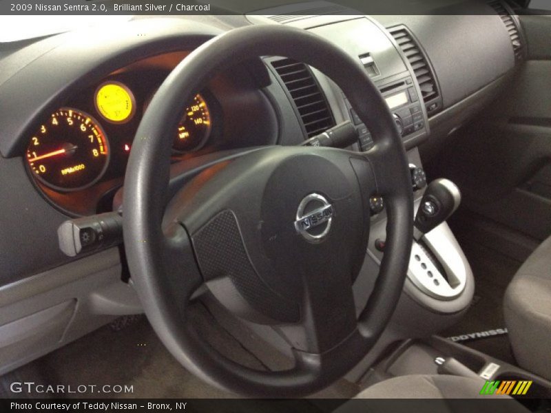 Brilliant Silver / Charcoal 2009 Nissan Sentra 2.0
