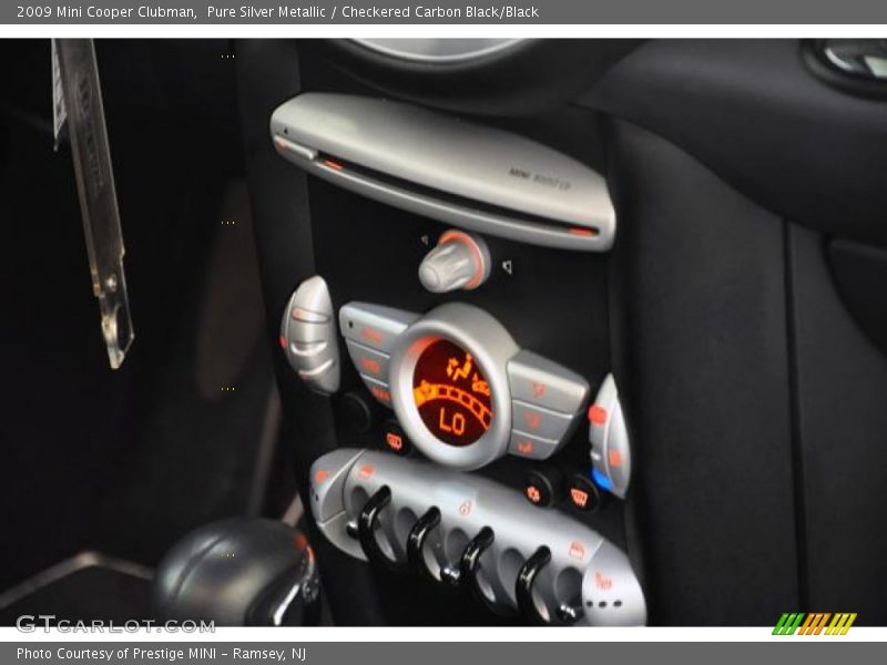 Pure Silver Metallic / Checkered Carbon Black/Black 2009 Mini Cooper Clubman