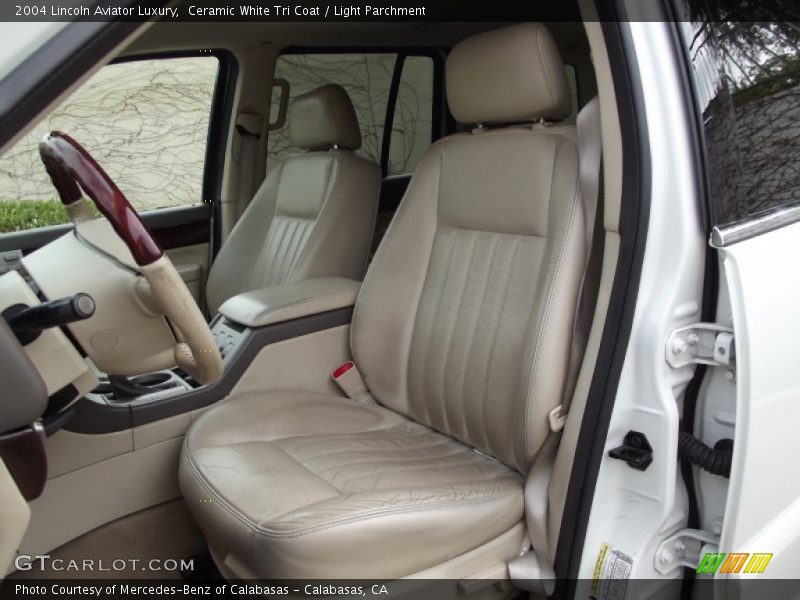 Ceramic White Tri Coat / Light Parchment 2004 Lincoln Aviator Luxury