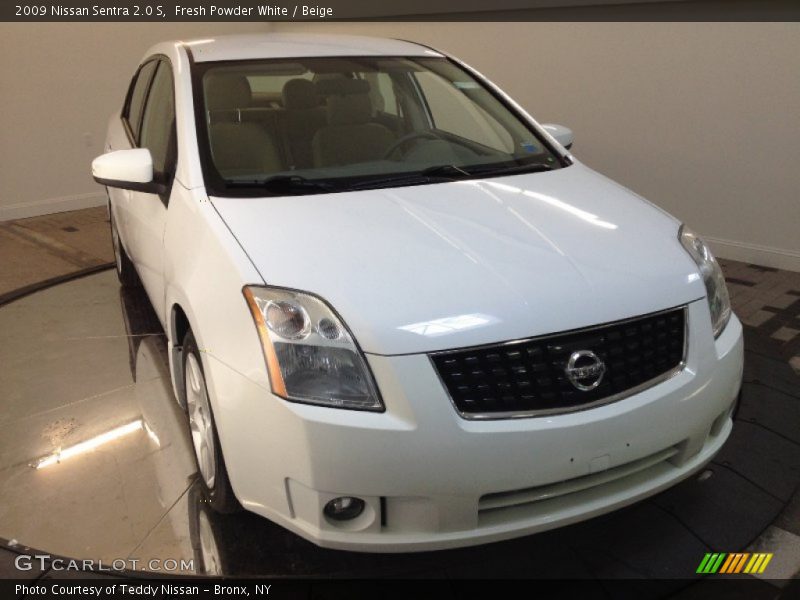 Fresh Powder White / Beige 2009 Nissan Sentra 2.0 S