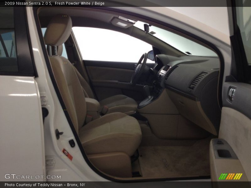Fresh Powder White / Beige 2009 Nissan Sentra 2.0 S
