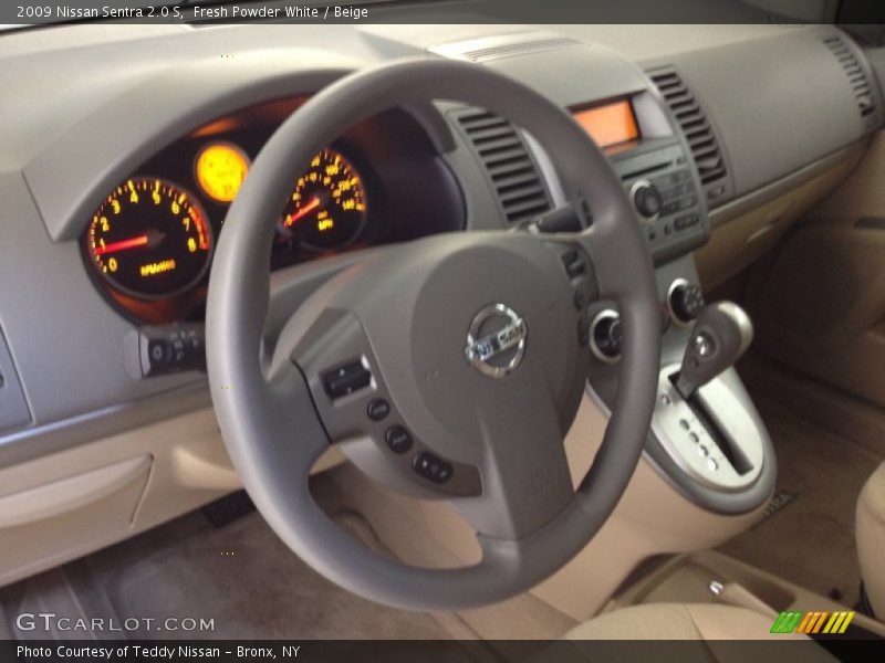 Fresh Powder White / Beige 2009 Nissan Sentra 2.0 S