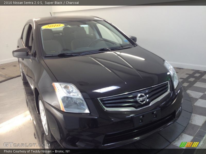 Super Black / Charcoal 2010 Nissan Sentra 2.0 S