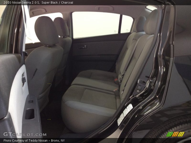 Super Black / Charcoal 2010 Nissan Sentra 2.0 S