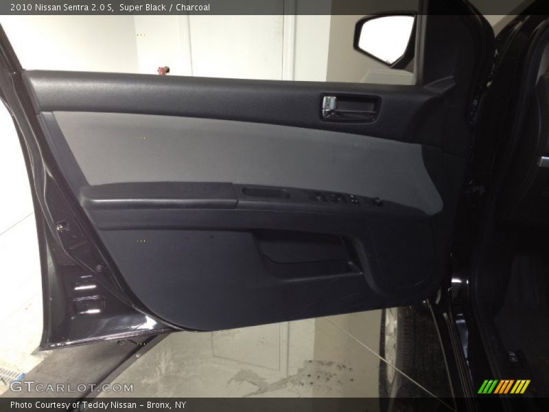 Super Black / Charcoal 2010 Nissan Sentra 2.0 S