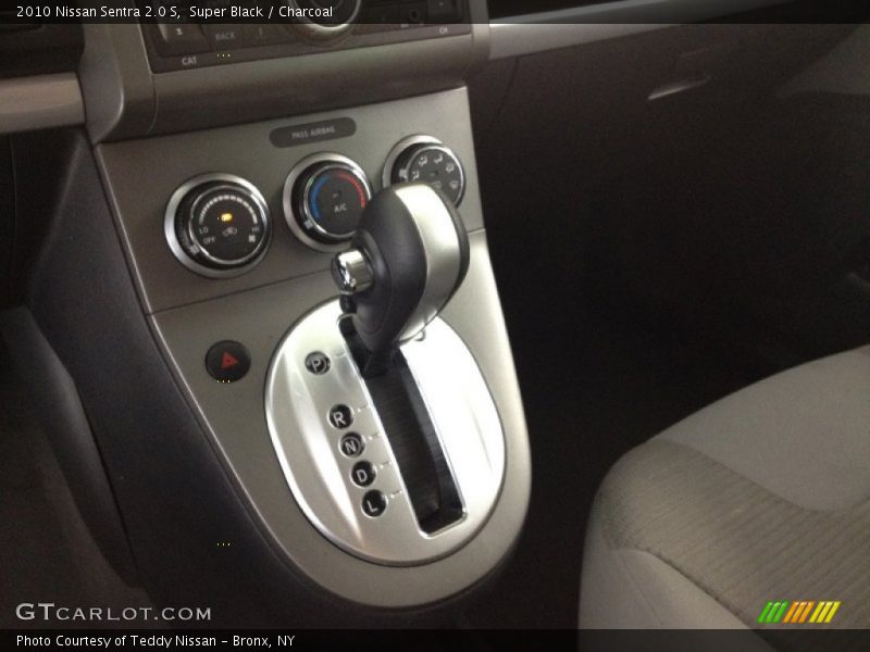 Super Black / Charcoal 2010 Nissan Sentra 2.0 S