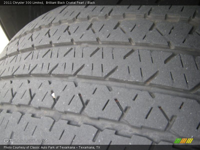Brilliant Black Crystal Pearl / Black 2011 Chrysler 300 Limited