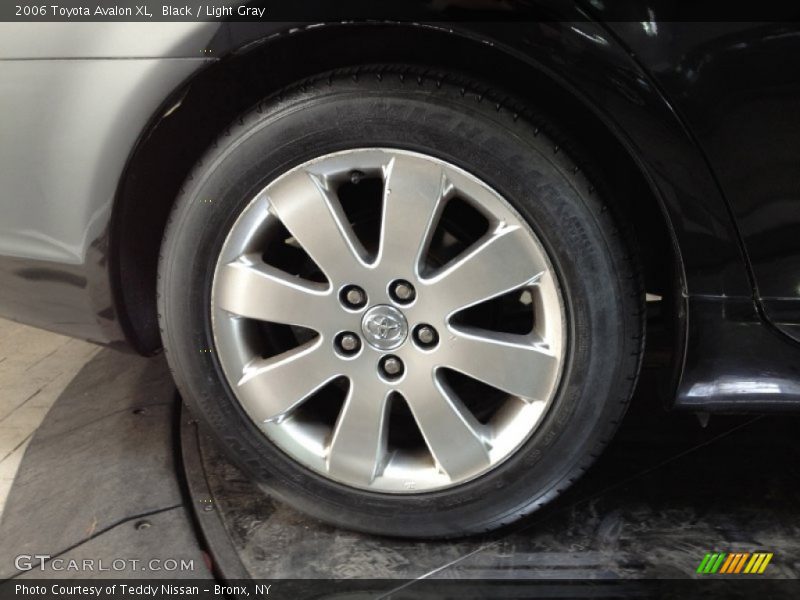 Black / Light Gray 2006 Toyota Avalon XL