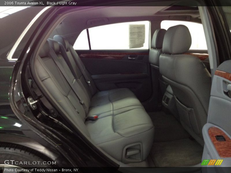 Black / Light Gray 2006 Toyota Avalon XL