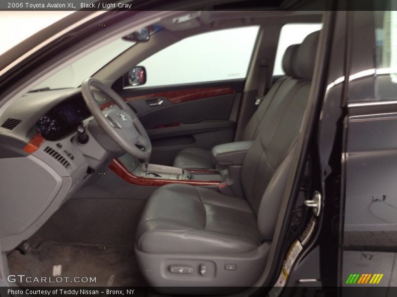 Black / Light Gray 2006 Toyota Avalon XL