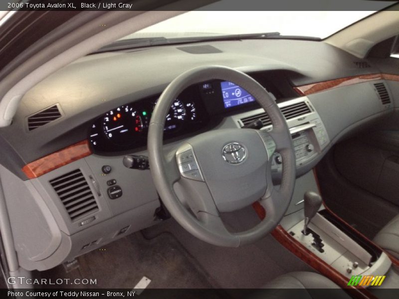 Black / Light Gray 2006 Toyota Avalon XL