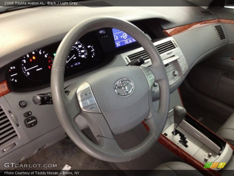 Black / Light Gray 2006 Toyota Avalon XL