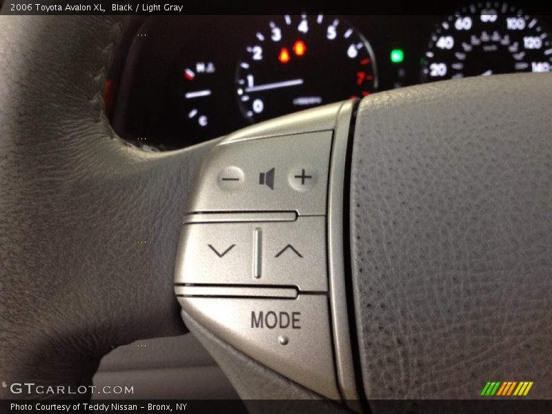 Black / Light Gray 2006 Toyota Avalon XL