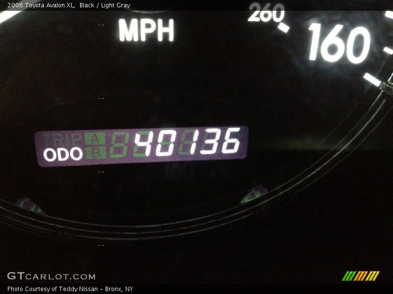 Black / Light Gray 2006 Toyota Avalon XL
