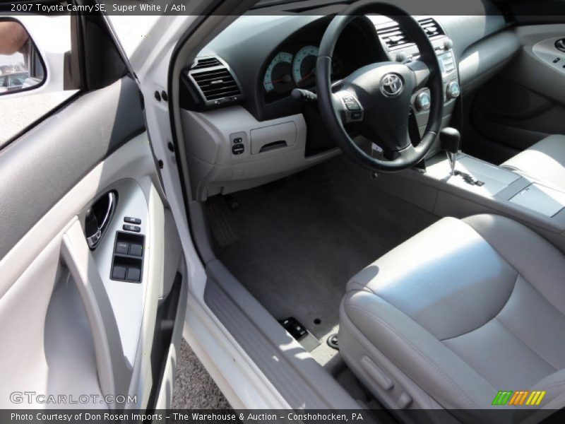 Super White / Ash 2007 Toyota Camry SE