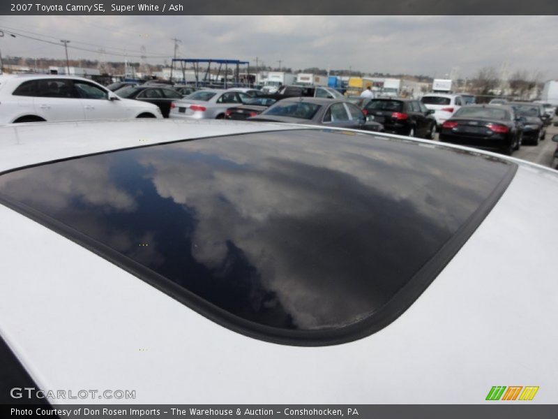 Super White / Ash 2007 Toyota Camry SE
