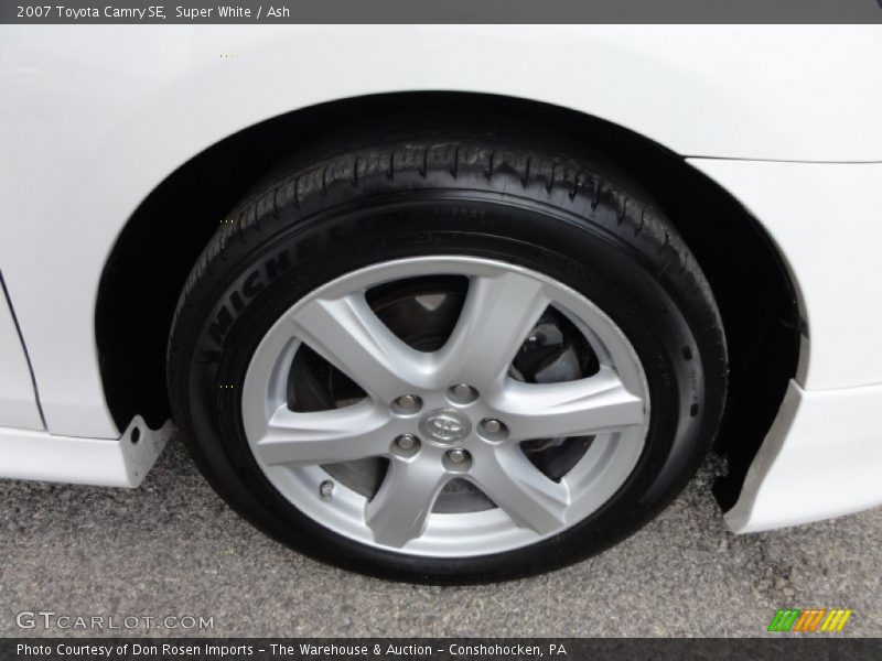 Super White / Ash 2007 Toyota Camry SE