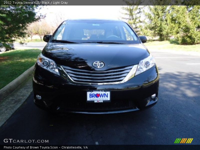 Black / Light Gray 2012 Toyota Sienna XLE