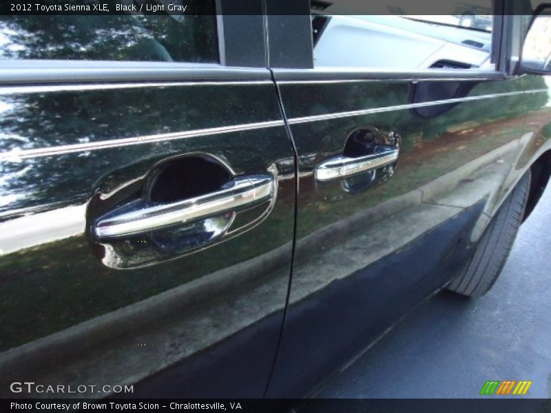 Black / Light Gray 2012 Toyota Sienna XLE